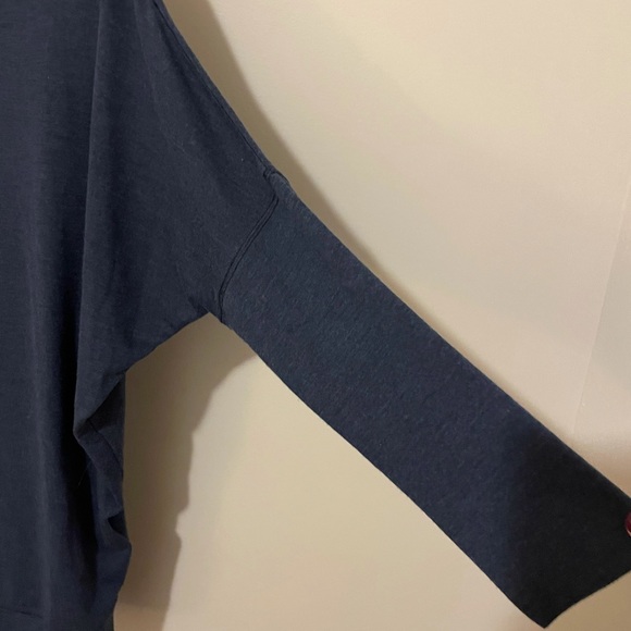 Lole Dark Blue 3/4 Sleeve Top - Picture 2 of 6